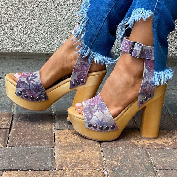 Genuine Leather Floral Print Wooden Tower Platform - Picture 9 of 11